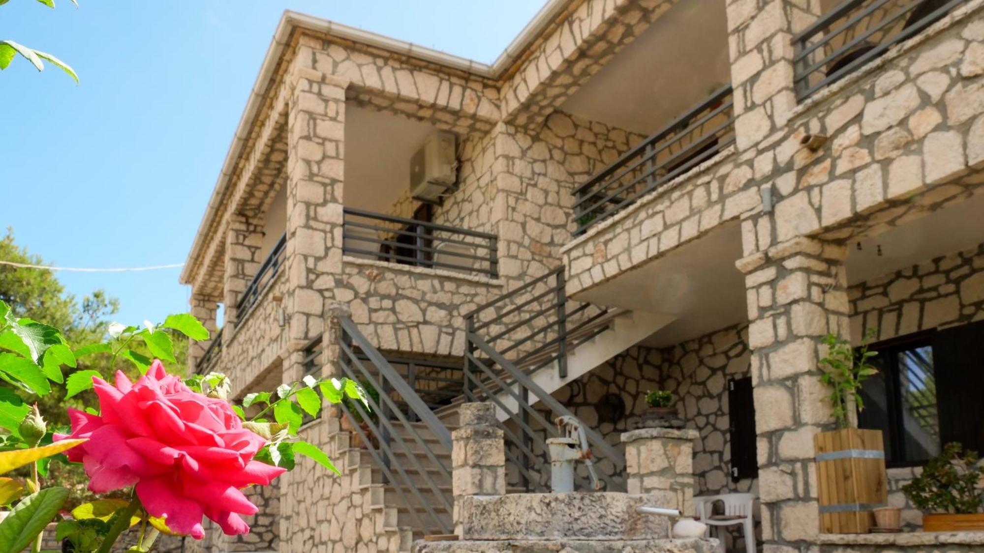 Fterini Apartments Agios Leon Esterno foto