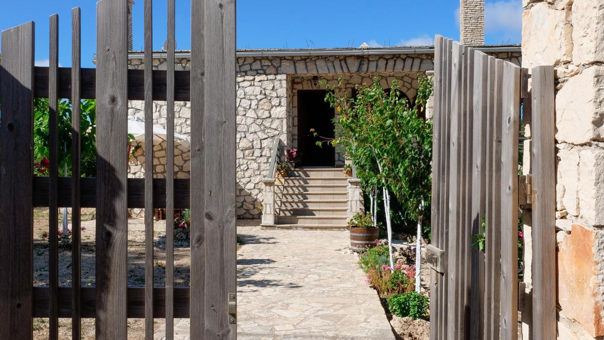 Fterini Apartments Agios Leon Esterno foto