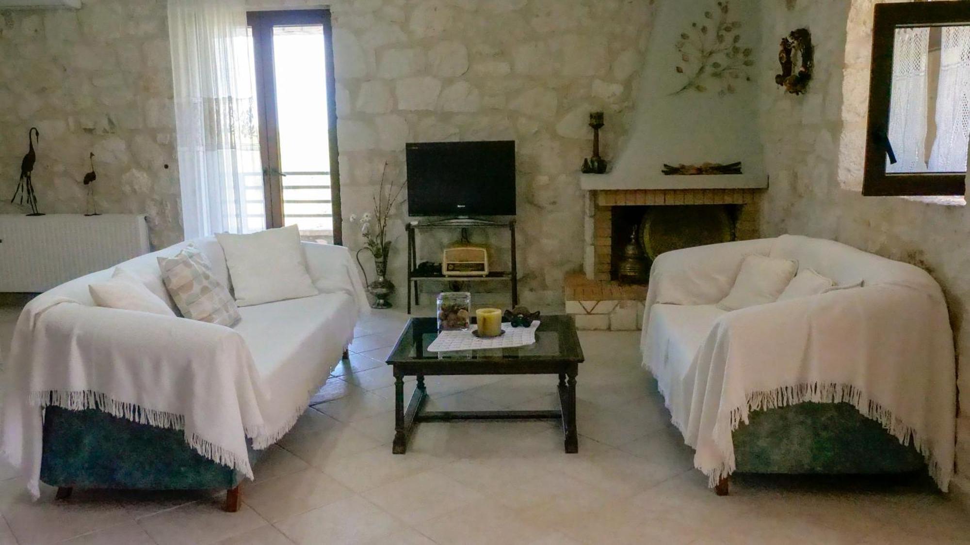 Fterini Apartments Agios Leon Esterno foto